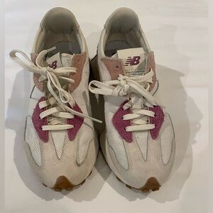 New Balance 327 Sz 8/ Euro 39